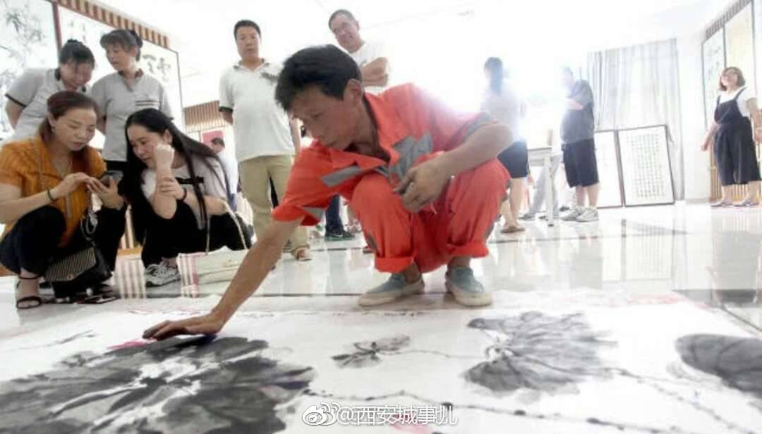 西安驚現“掃地僧” 34年創作上萬幅“手指畫”